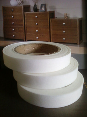 供應指接布、木皮指接布、42mm寬指接布及帶膠指接布 家具封邊條的專業選擇